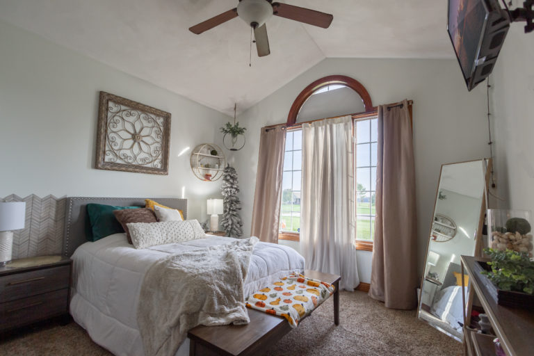 Airy Guest Room